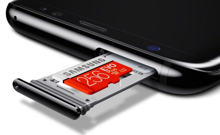 Há um novo formato semelhante ao MicroSD mas com desempenho muito superior Há um novo formato semelhante ao MicroSD mas com desempenho muito superior