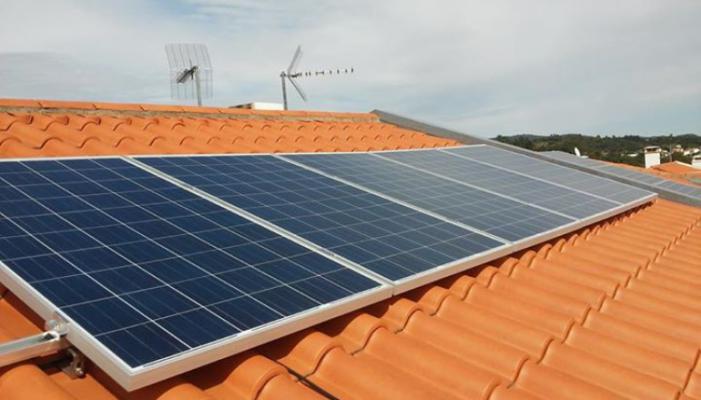 Campanha de análise técnica e reparações gratuitas a sistemas fotovoltaicos antigos pela Universidade de Évora Campanha de análise técnica e reparações gratuitas a sistemas fotovoltaicos antigos pela Universidade de Évora