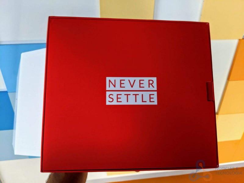 Misterioso telefone OnePlus aparece com lombada circular para a câmara traseira Misterioso telefone OnePlus aparece com lombada circular para a câmara traseira