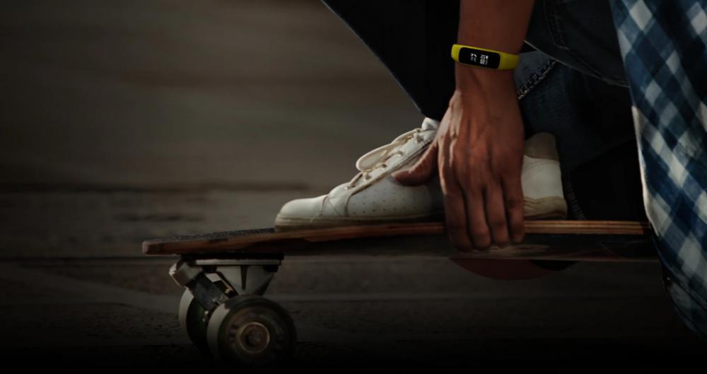 Galaxy Fit-e é a nova banda inteligente da Samsung que custa €39 Galaxy Fit-e é a nova banda inteligente da Samsung que custa €39