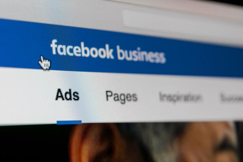 Facebook anúncios políticos