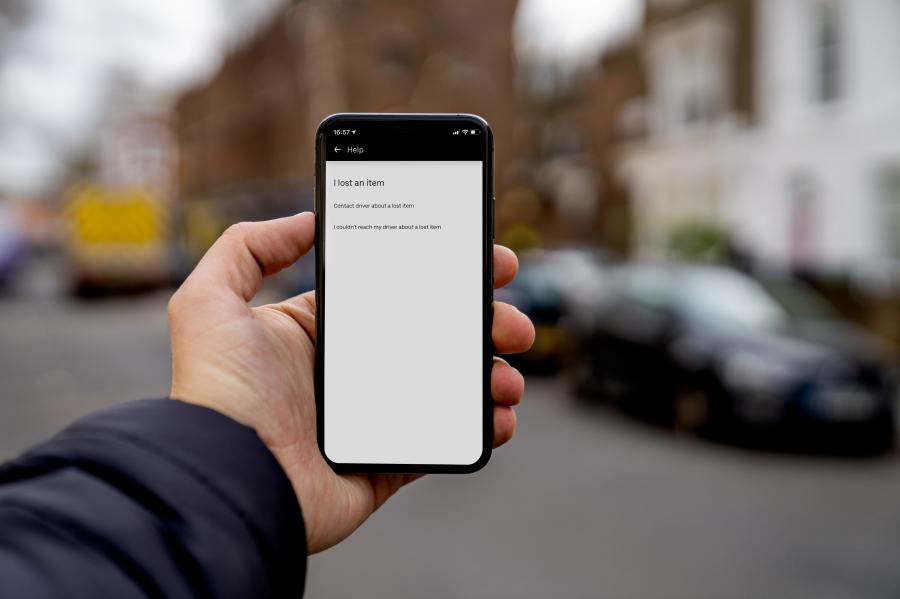Sabe quais são os itens mais esquecidos nos carros da Uber pelos utilizadores portugueses? Sabe quais são os itens mais esquecidos nos carros da Uber pelos utilizadores portugueses?
