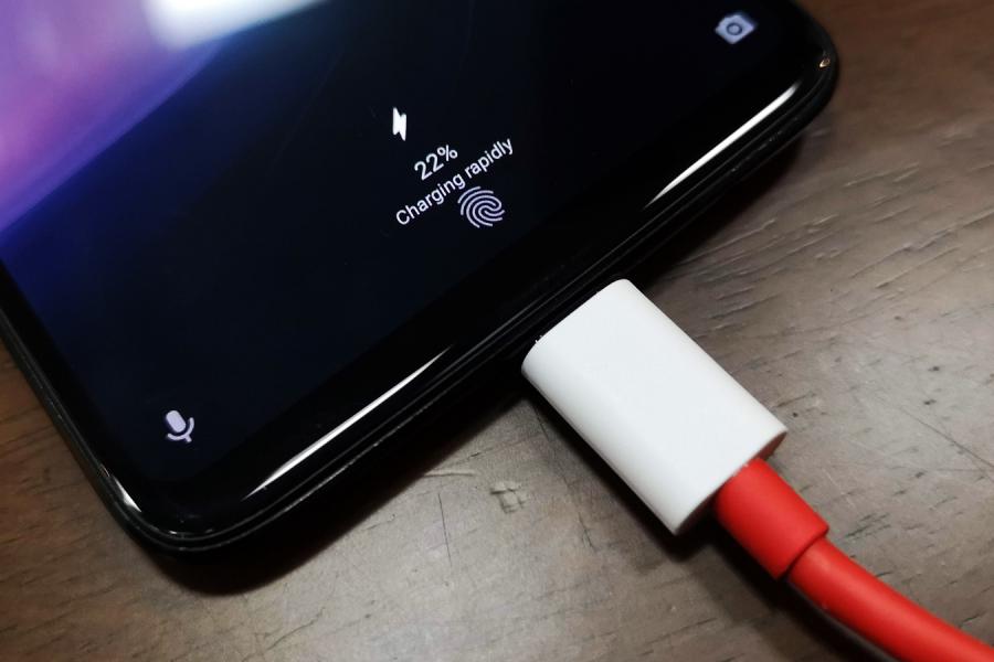 Oneplus trabalha no carregamento de 65W Oneplus trabalha no carregamento de 65W