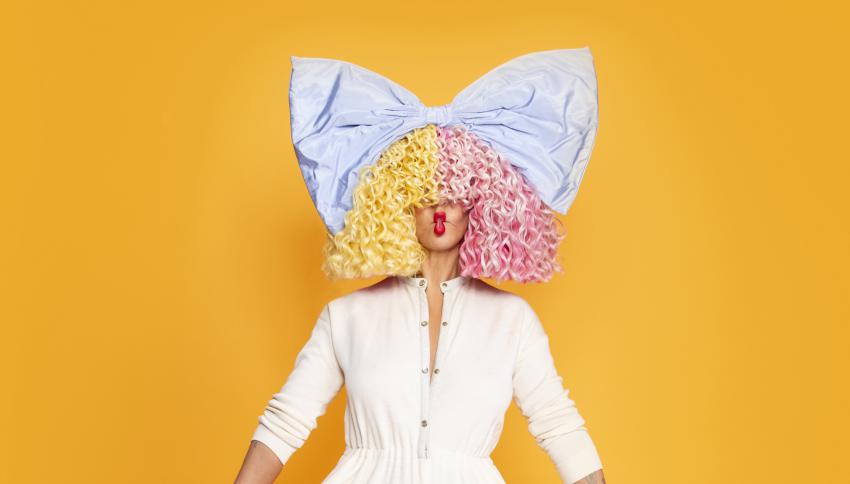 Together é o mais recente single de SIA Together é o mais recente single de SIA