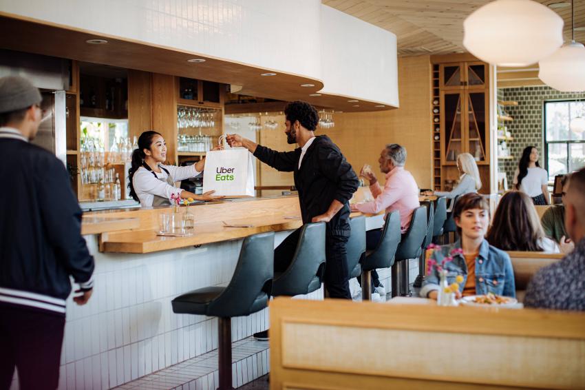 Uber Eats pick-up é a nova funcionalidade de recolha no restaurante Uber Eats pick-up é a nova funcionalidade de recolha no restaurante