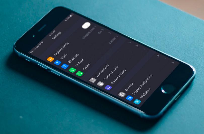 Como activar o modo escuro no iPhone e iPad Como activar o modo escuro no iPhone e iPad