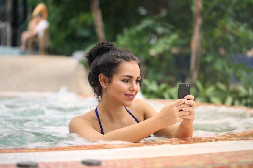 Costuma levar o smartphone para a praia/piscina? Então isto é para si Costuma levar o smartphone para a praia/piscina? Então isto é para si