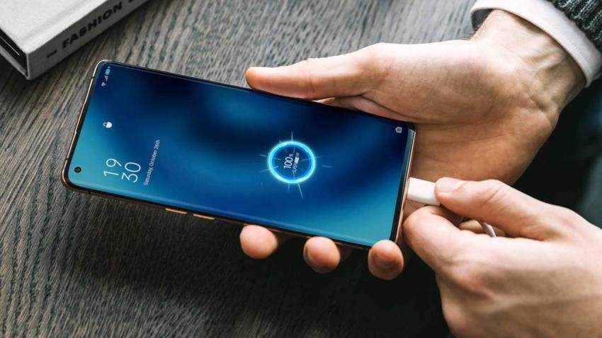 União Europeia quer a mesma entrada de carregador para todos os smartphones União Europeia quer a mesma entrada de carregador para todos os smartphones