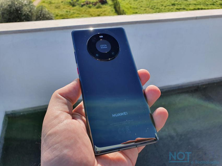 Huawei segue as pisadas da Apple e da Samsung Huawei segue as pisadas da Apple e da Samsung