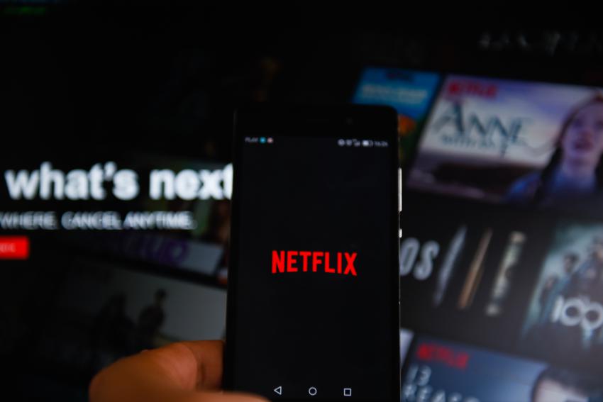 Partilha a sua conta da Netflix? Prepara-se porque vai pagar mais Partilha a sua conta da Netflix? Prepara-se porque vai pagar mais