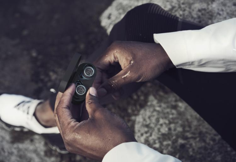 Bang & Olufsen anuncia novidades dos Beosound A1 e dos Beoplay E8 Sport Bang & Olufsen anuncia novidades dos Beosound A1 e dos Beoplay E8 Sport