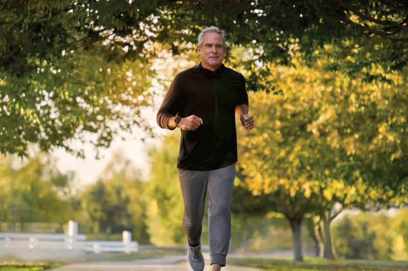 Pratique desporto e mantenha-se concentrado no desafio com ajuda das funções de segurança da Garmin Pratique desporto e mantenha-se concentrado no desafio com ajuda das funções de segurança da Garmin