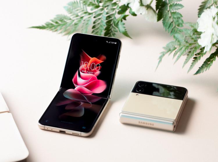 TCL cancela o lançamento do seu primeiro smartphone dobrável e a culpa é da Samsung TCL cancela o lançamento do seu primeiro smartphone dobrável e a culpa é da Samsung