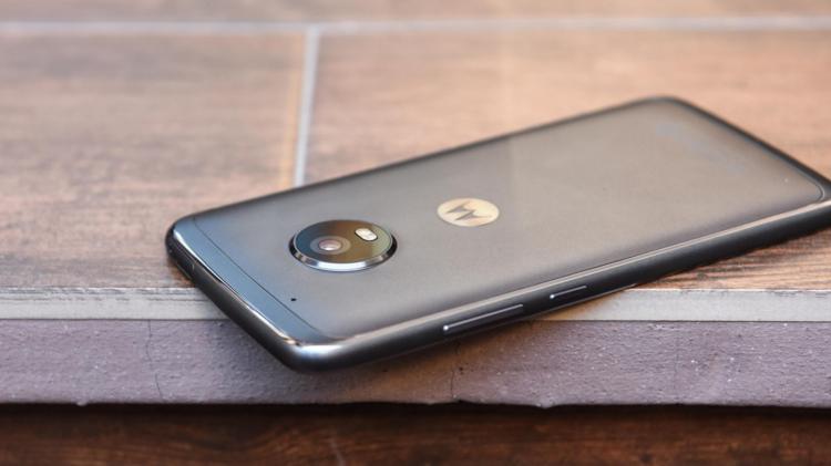 Moto G5 torna-se num herói improvável Moto G5 torna-se num herói improvável