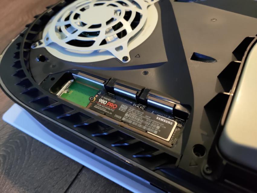 Samsung anuncia versão dedicada do seu SSD 980 Pro para a PlayStation 5 Samsung anuncia versão dedicada do seu SSD 980 Pro para a PlayStation 5
