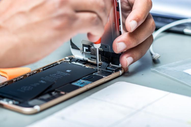 Apple finalmente permite que os utilizadores reparem o seu iPhone Apple finalmente permite que os utilizadores reparem o seu iPhone