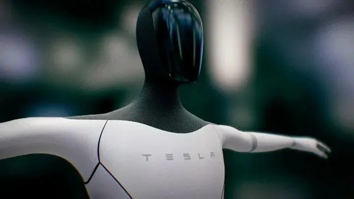 Elon Musk volta a elogiar os progressos do Optimus Elon Musk volta a elogiar os progressos do Optimus