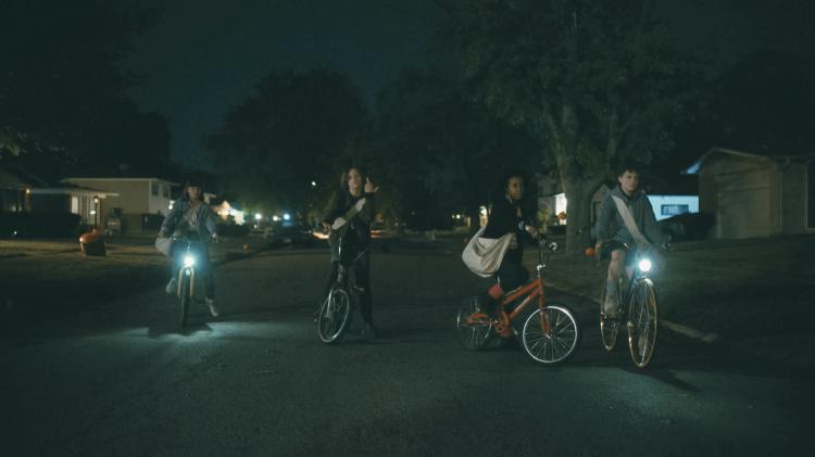 Revelado o primeiro trailer para a série Paper Girls Revelado o primeiro trailer para a série Paper Girls