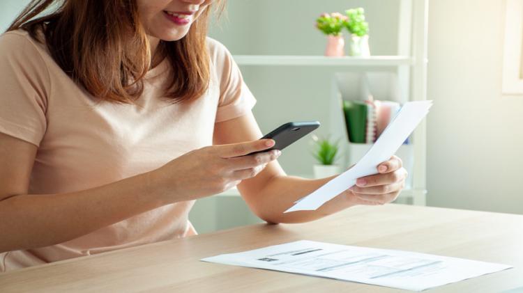 Como usar a câmara do smartphone para digitalizar documentos Como usar a câmara do smartphone para digitalizar documentos