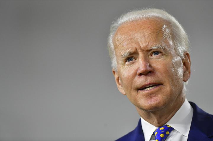 Joe Biden ataca as práticas dos gigantes da tecnologia Joe Biden ataca as práticas dos gigantes da tecnologia