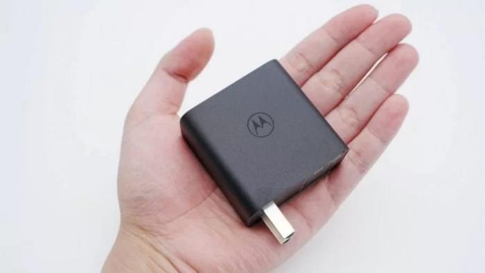 Motorola anuncia o Moto Gan de 125W Motorola anuncia o Moto Gan de 125W
