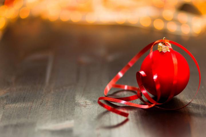Desejamos-lhe um Santo e Feliz Natal Desejamos-lhe um Santo e Feliz Natal