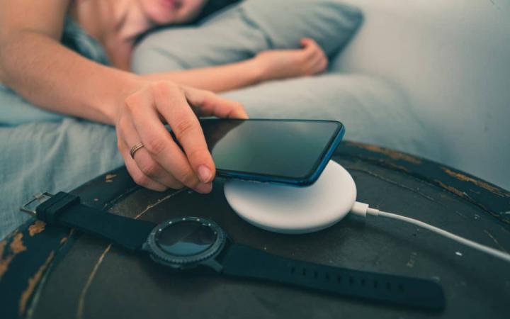 Qi2 é o novo padrão de carregamento sem fio que esta a chegar aos smartphones Qi2 é o novo padrão de carregamento sem fio que esta a chegar aos smartphones