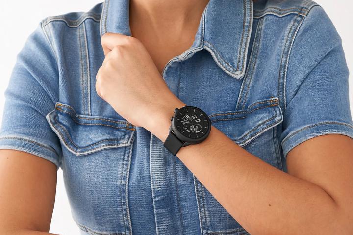 Fossil lança novo smartwatch com duas semanas de autonomia Fossil lança novo smartwatch com duas semanas de autonomia