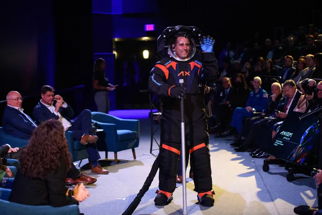 Conheça o novo fato que os astronautas vão utilizar na Lua Conheça o novo fato que os astronautas vão utilizar na Lua