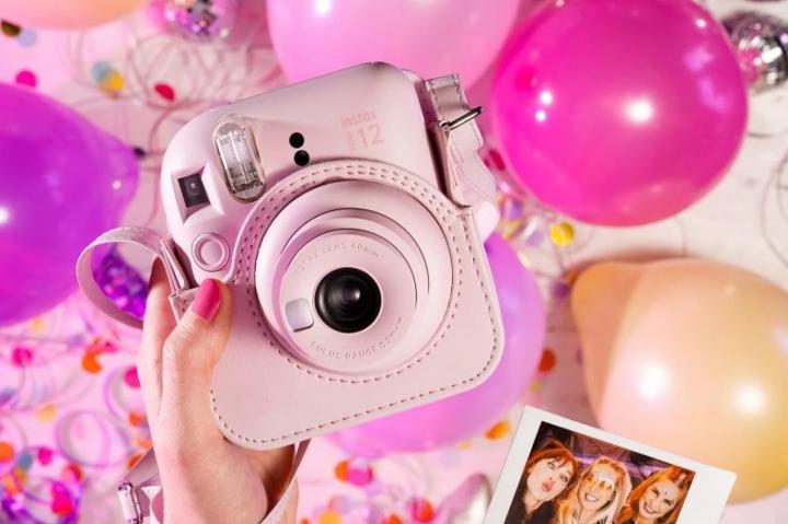 Fujifilm anuncia a sua nova Instax Mini 12 Fujifilm anuncia a sua nova Instax Mini 12