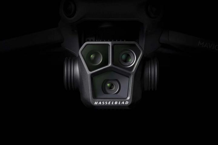 DJI anuncia o Mavic 3 Pro, um drone topo de gama com três câmaras Hasselblad DJI anuncia o Mavic 3 Pro, um drone topo de gama com três câmaras Hasselblad