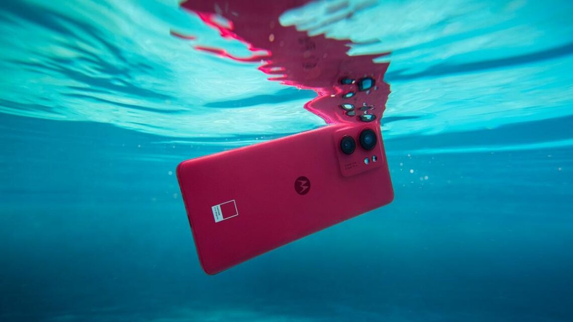 Motorola anuncia o novo Edge 40 Viva Magenta Edition Motorola anuncia o novo Edge 40 Viva Magenta Edition