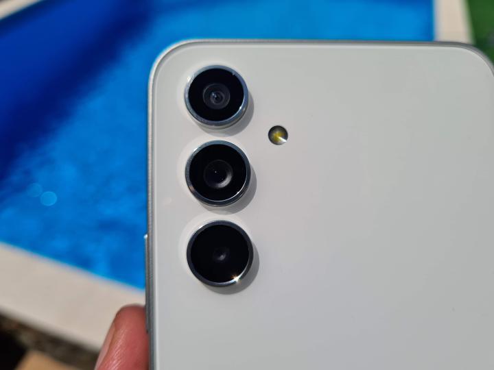 Samsung sai-se bem num mercado de smartphones em queda Samsung sai-se bem num mercado de smartphones em queda