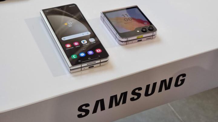 Galaxy Z Flip5 poeira