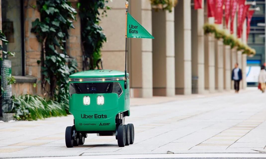 Uber Eats lança serviço de entrega por robôs autónomos Uber Eats lança serviço de entrega por robôs autónomos