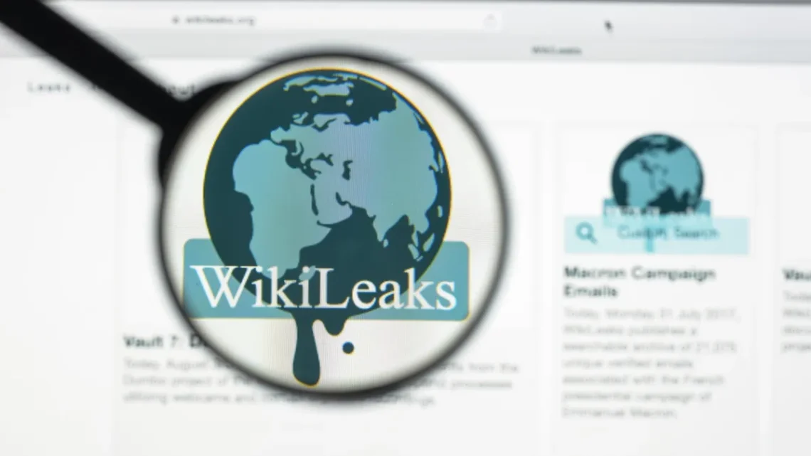 WikiLeaks: ex-cientista da computação da CIA condenado a 40 anos de prisão WikiLeaks: ex-cientista da computação da CIA condenado a 40 anos de prisão